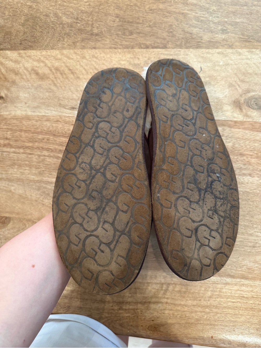 UGG Scuff Slippers Women’s Size 10 Espresso Brown Suede Sheepskin Lined Comfort - Picture 2 of 7